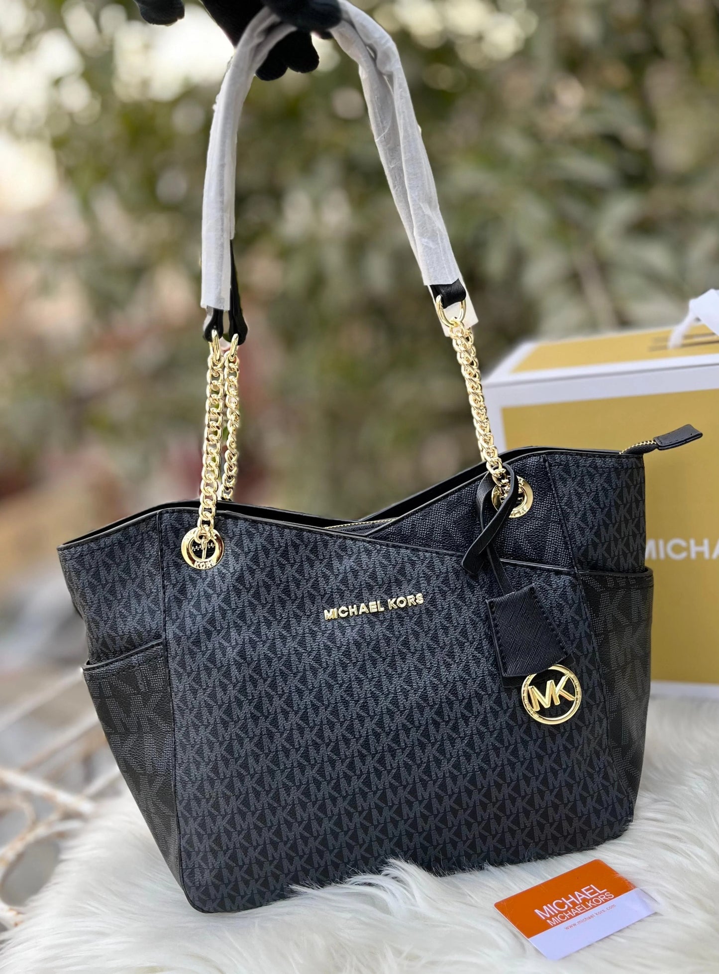 Michael Kors Jet Set Tote Bag in Black