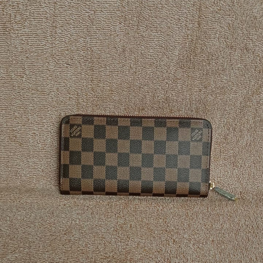Designer Full Zip Ladies Wallet Medium