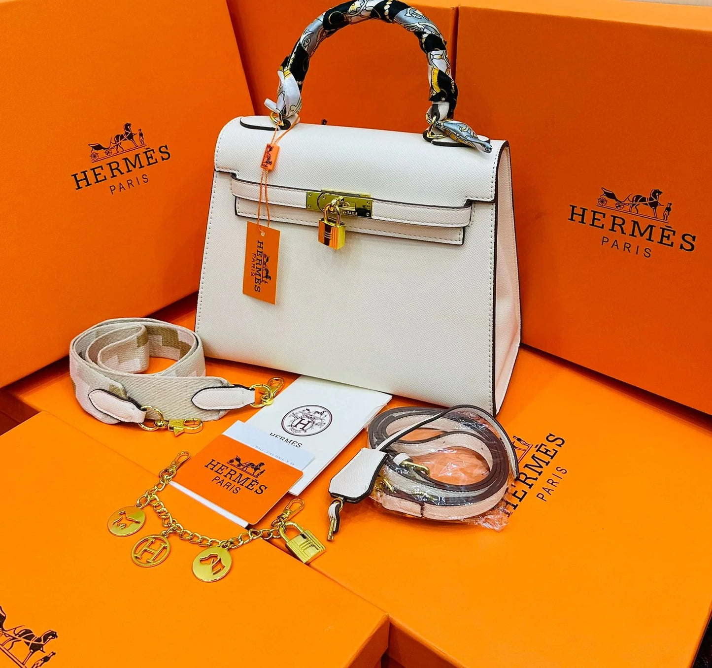 Hermes Kelly 25 Handbag (White)
