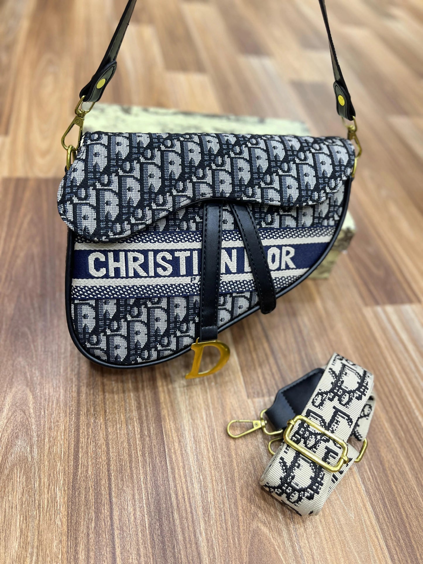 CHRISTIAN DIOR Saddle Bag