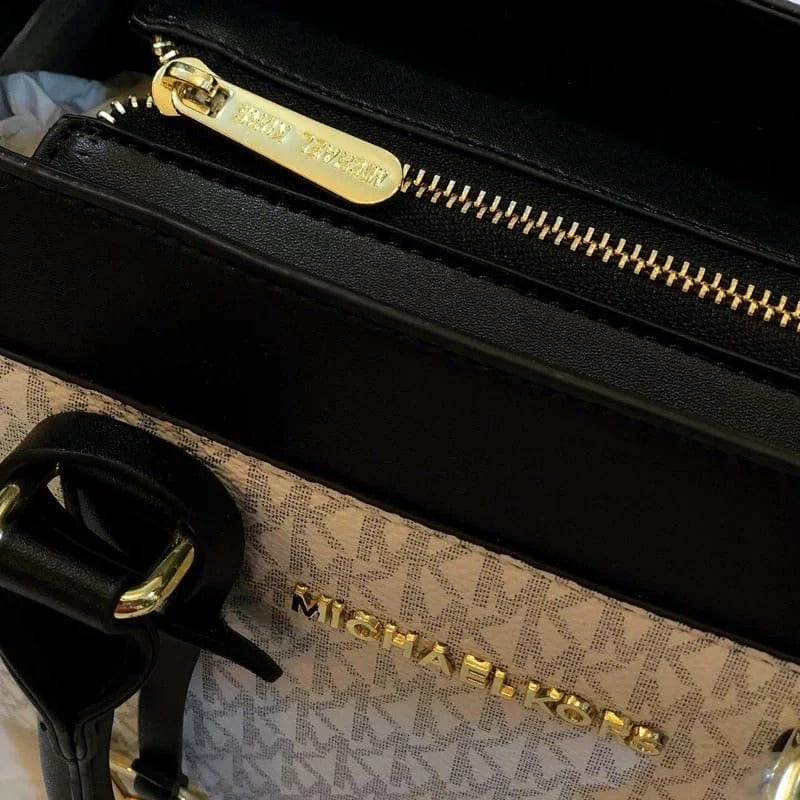 Michael Kors Mercer Hand Bag in Plain White Black