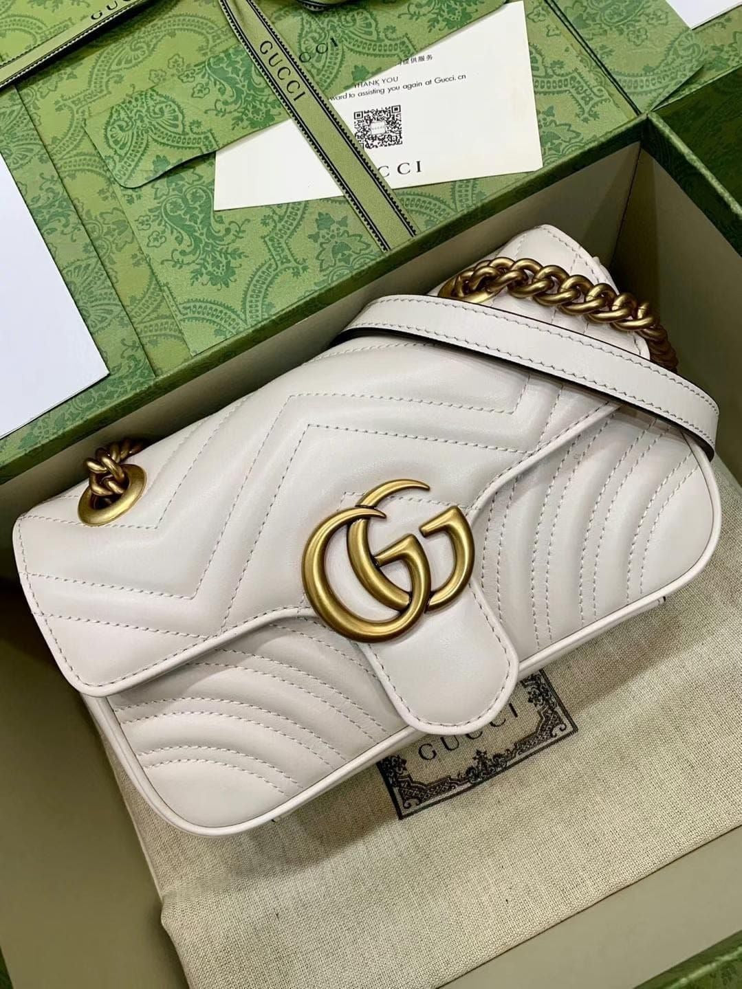 GUCCI GG Marmont Shoulder Bag (White)