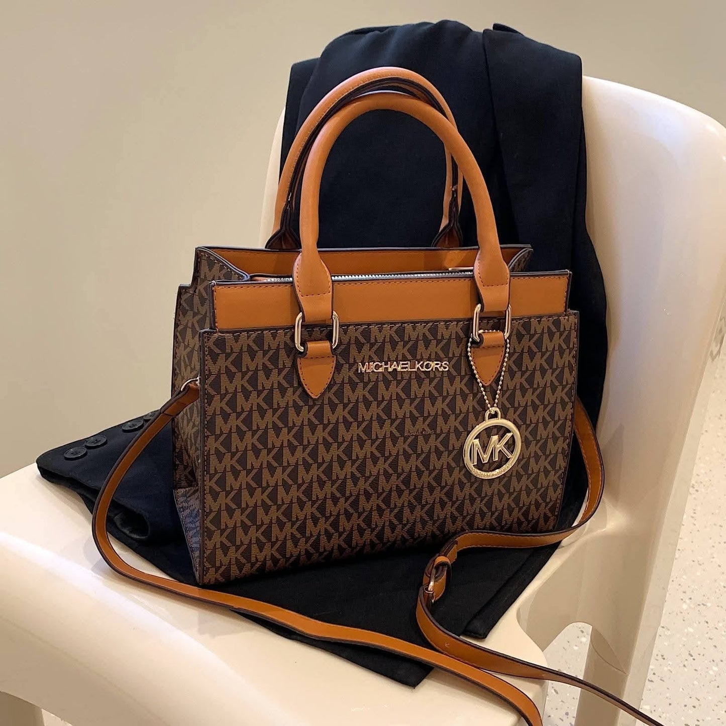 Michael Kors Mercer Hand Bag in Brown